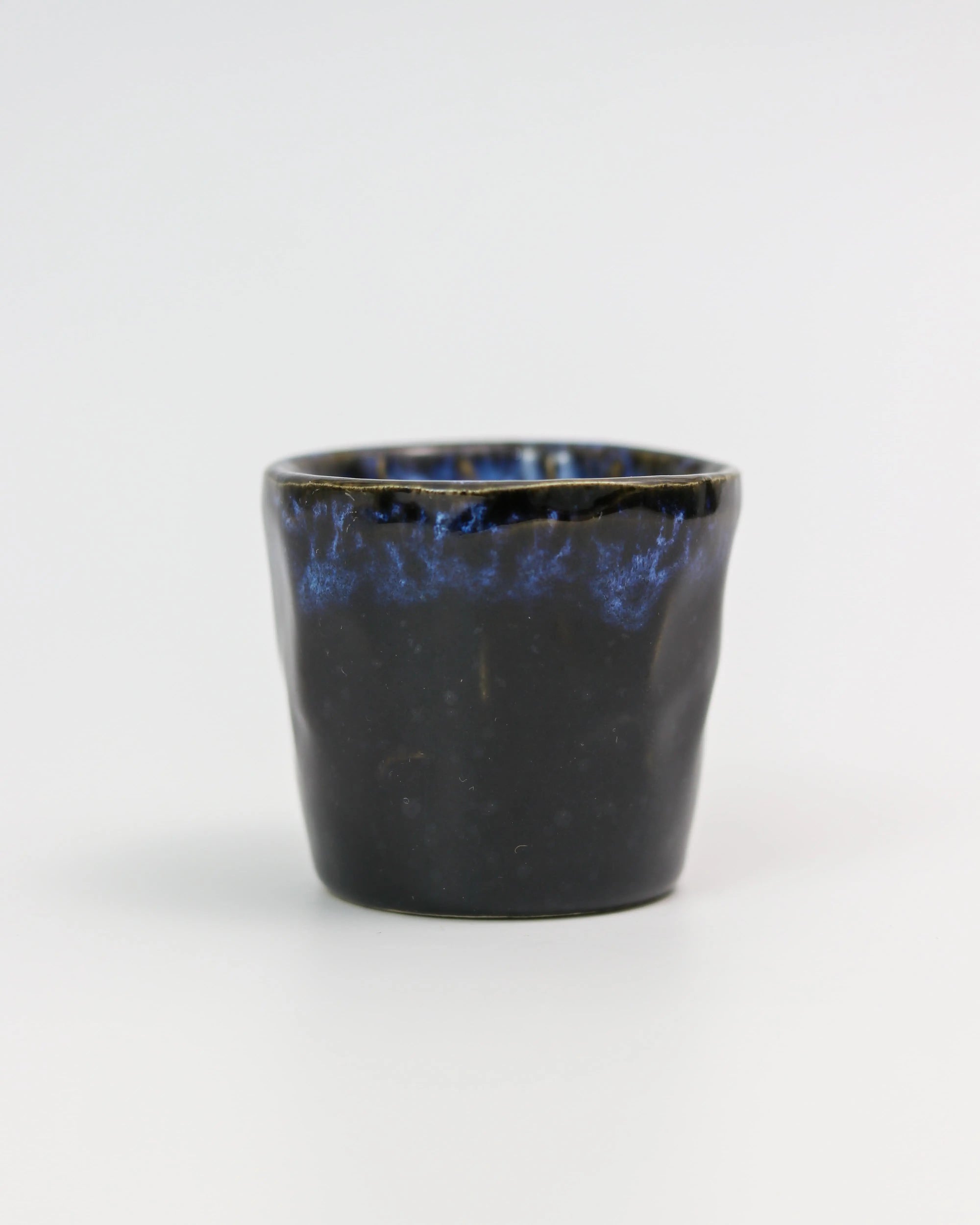 Lava coffee cup – ceramic in deep blue